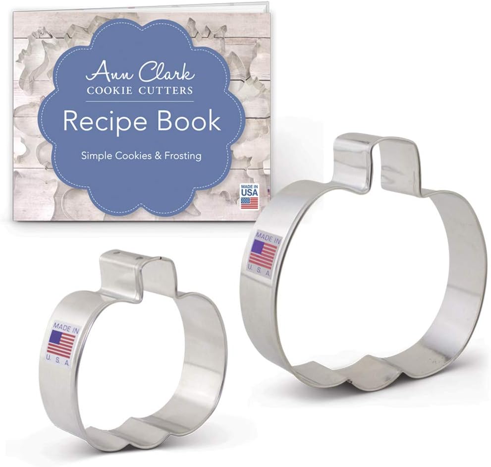 Ann Clark Cookie Cutters 2-Piece Fall/Halloween Pumpkin Cookie Cutter Set with Recipe Booklet, 3" and 4"