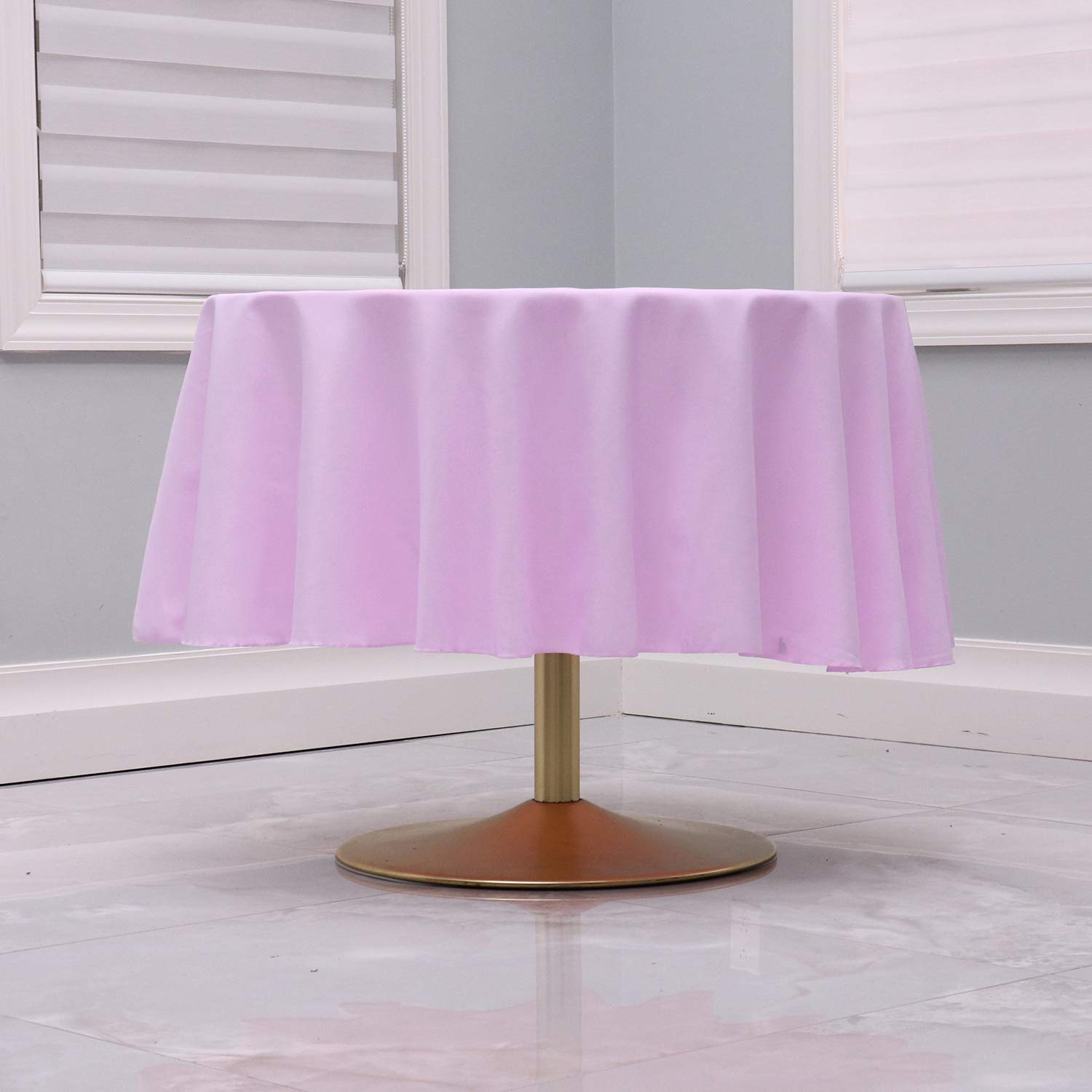 Kadut Lavender Tablecloth - 70" Inch Round Tablecloths for Circular Table Cover in Lavender Washable Polyester - Great for Buffet Table, Parties, Holiday Dinner & More