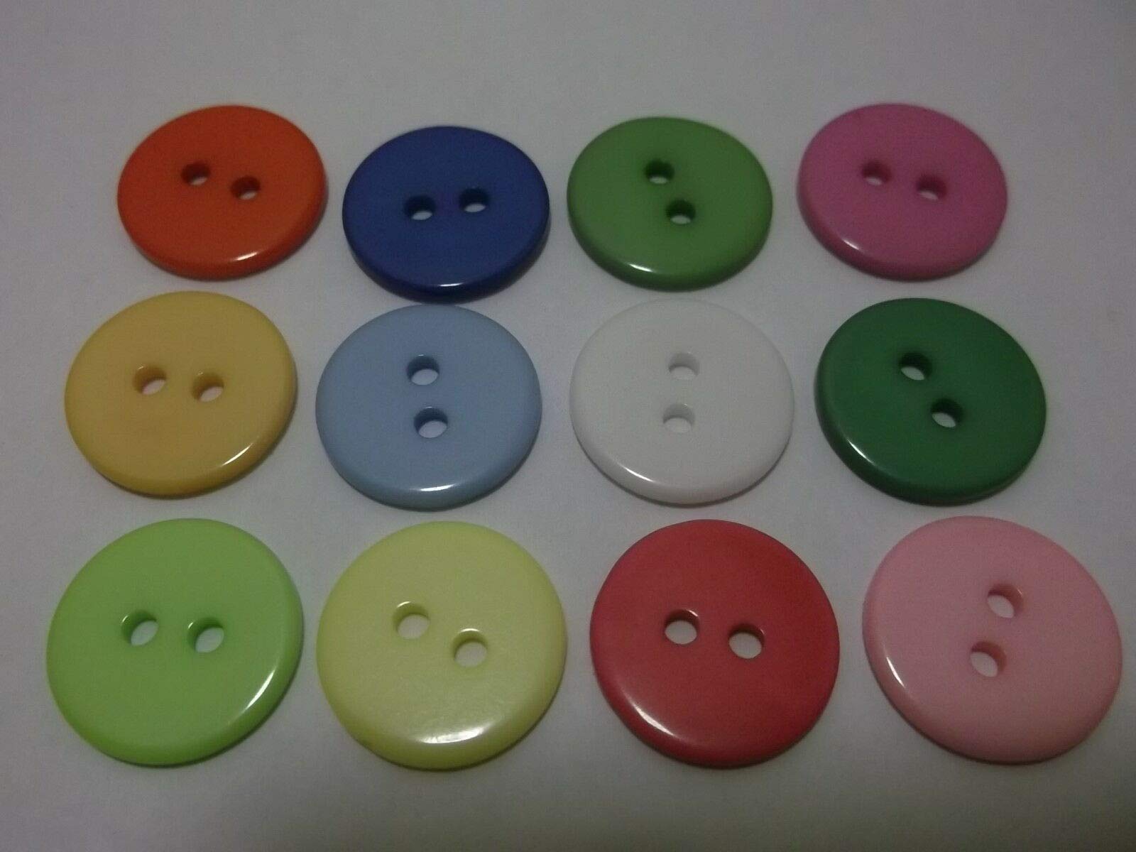 200 x Mixed Colours Plain Round 2 Hole Sewing 15mm Buttons. for Cardmaking, Scrapbooking, Clothes Knitting