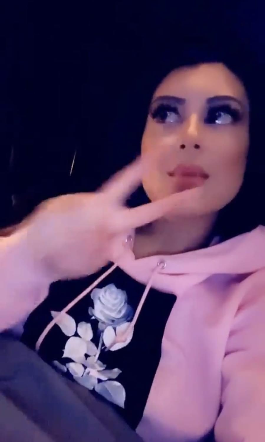 artist union clothing rose hoodie