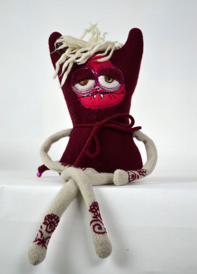La Tailleuse Ugly Kitty Doll
