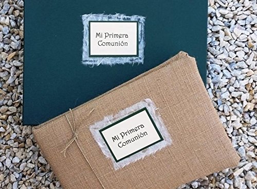 Libro de comunión Andrés Hecho a mano con un libro de firmas para comunión completamete personalizado con el nombre del niño, la fecha, la Iglesia, el restaurante y una dedicatoria personal. Simplemente sin igual. Personal y emotivo