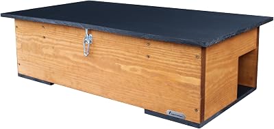 Green Feathers Hedgehog Feeding Station Eco-Friendly Wooden Shelter