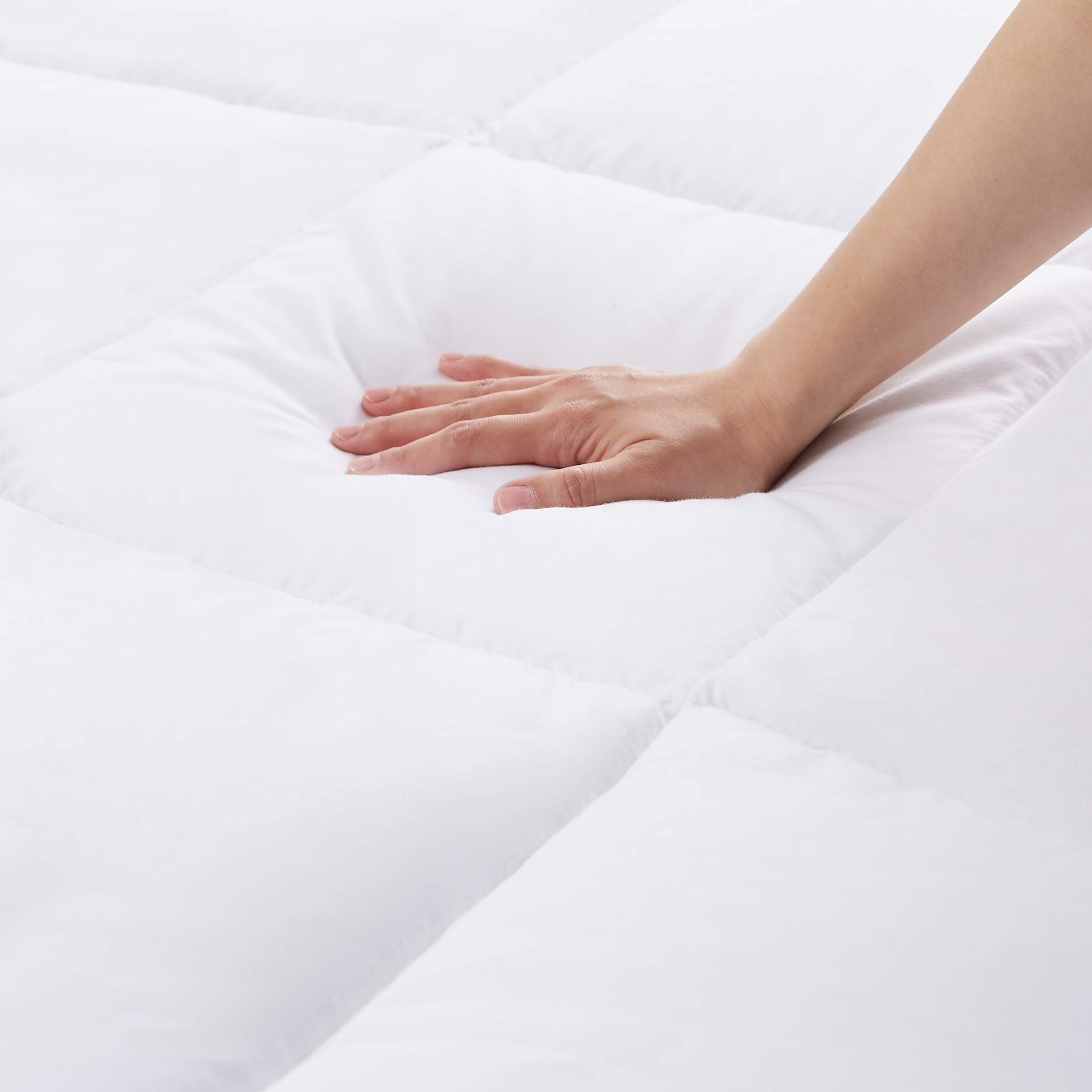 Amazon Basics Down Alternative Bedding Comforter Duvet Insert - Twin, White, Warm