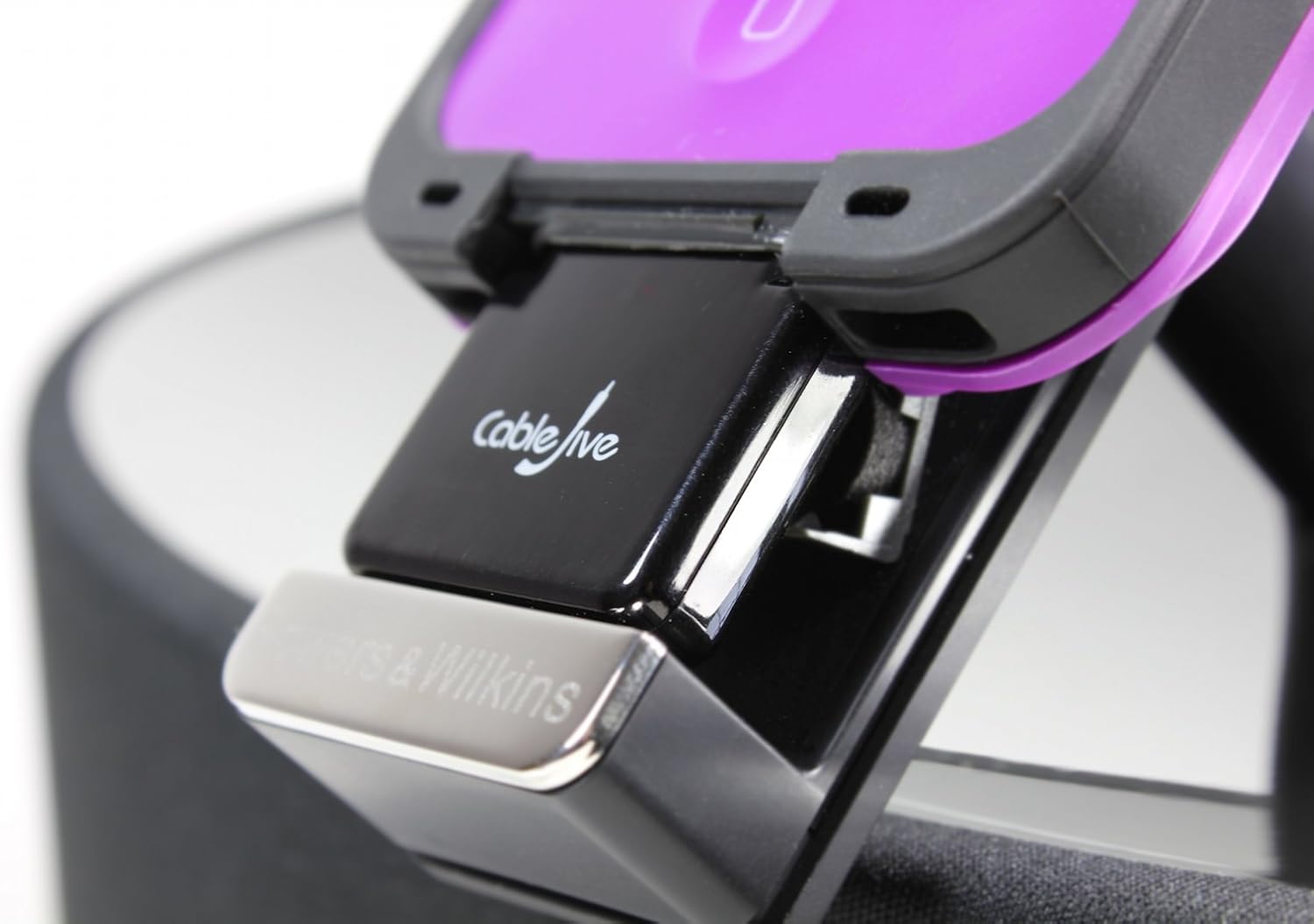 CableJive dockStubz Charge Converter and 30-pin Pass Through Adapter for iPhone iPod, and iPad, black - Image 5
