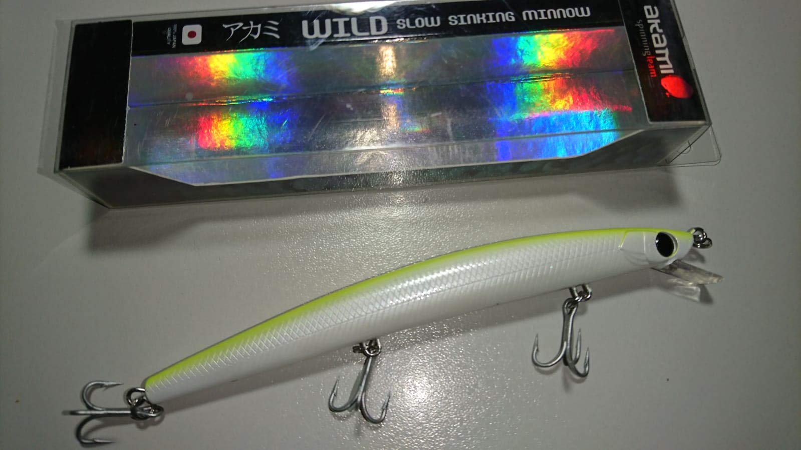 AKAMI Wild 140 Long Jerk Minnow 16GR col chrw