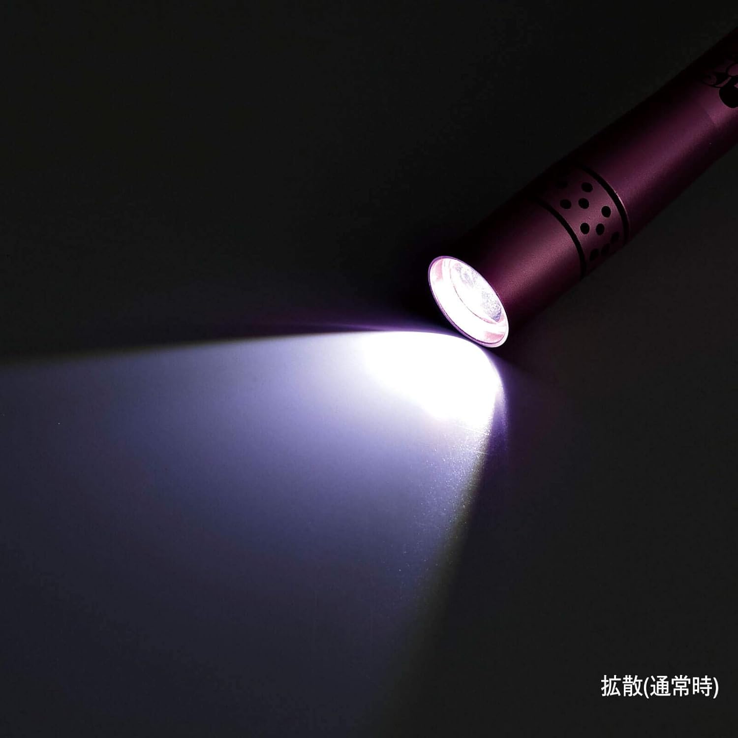 Amazon Co Jp ディズニー 集光式ハンドライト ペンライト 医療用 看護師 病院 介護 ナースグッズ ミッキー ミニー ピンク ラベンダー ピンク ドラッグストア