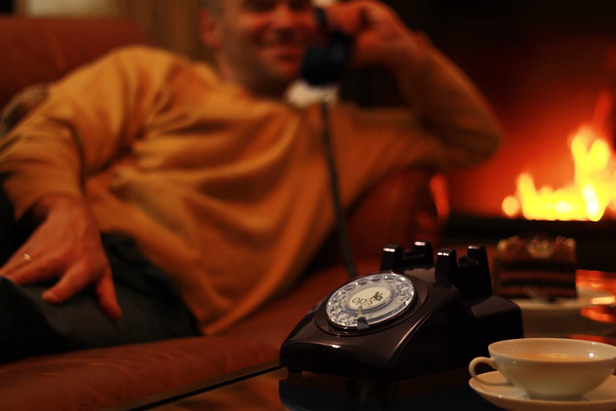 Opis 60s Cable Retro Telephones Separated