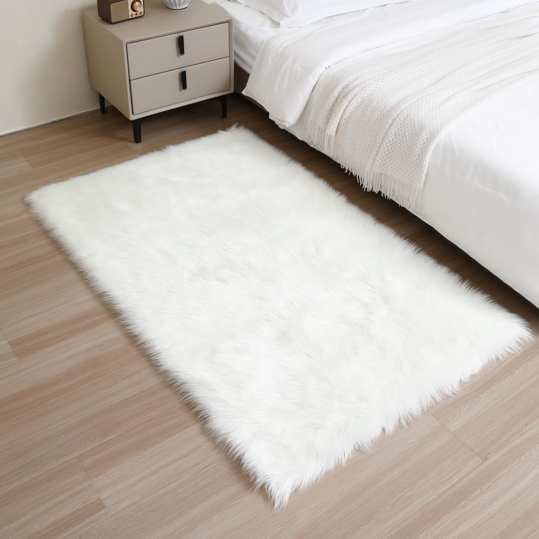 KAIHONG Faux Fur Sheepskin Style Rug (60 x 90 cm) Faux Fleece Chair Cover Seat Pad Soft Fluffy Shaggy Area Rugs For Bedroom Sofa Floor (white, rectangle 60 x 90 cm)