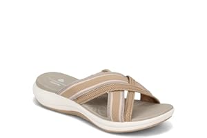 Clarks Women's Roseville Bay Flat Sandal