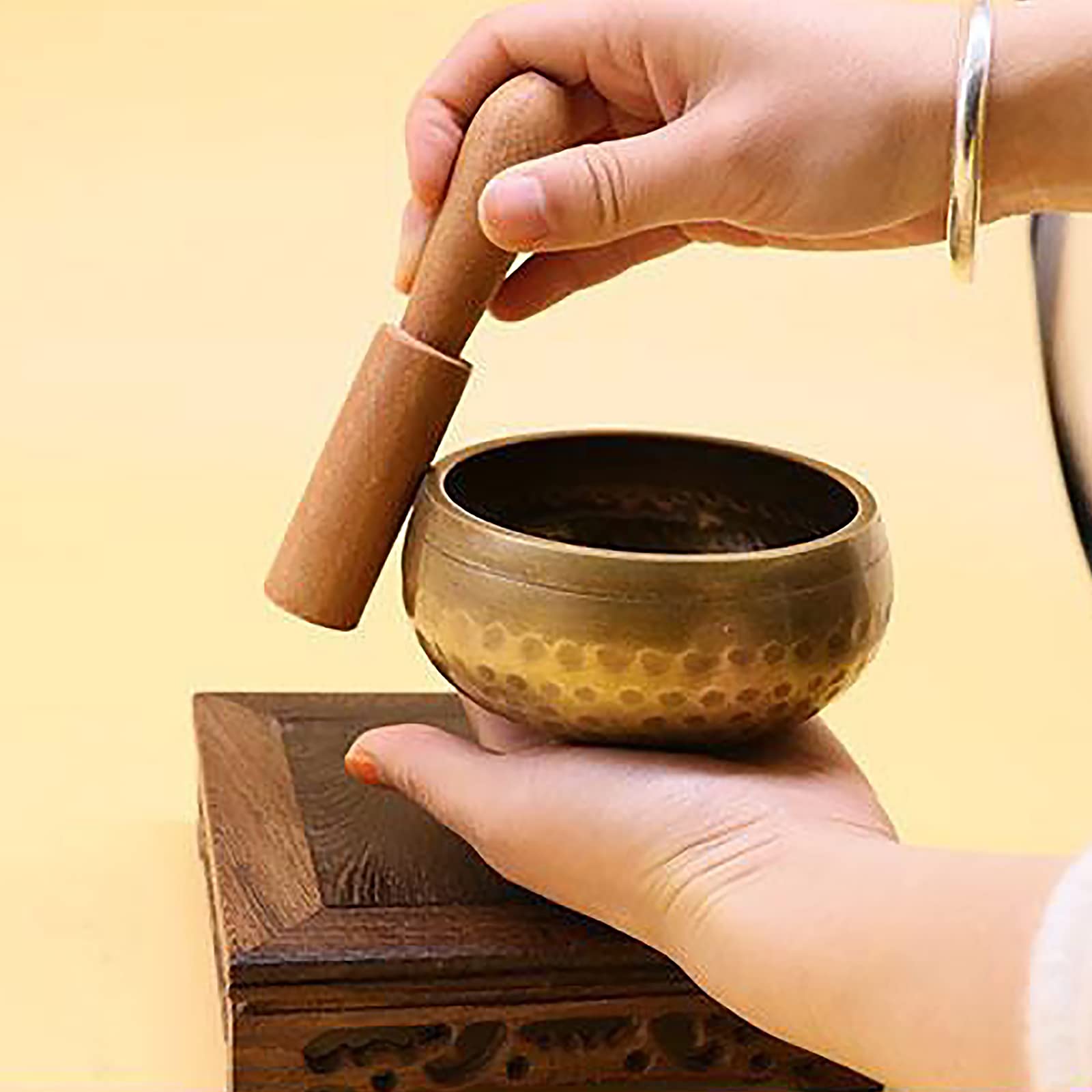 Tibetan Singing Bowl Handcrafted in Nepal Handmade Buddha Meditation Sound Bowl Six Character Mantra Stress Relief Mindfulness