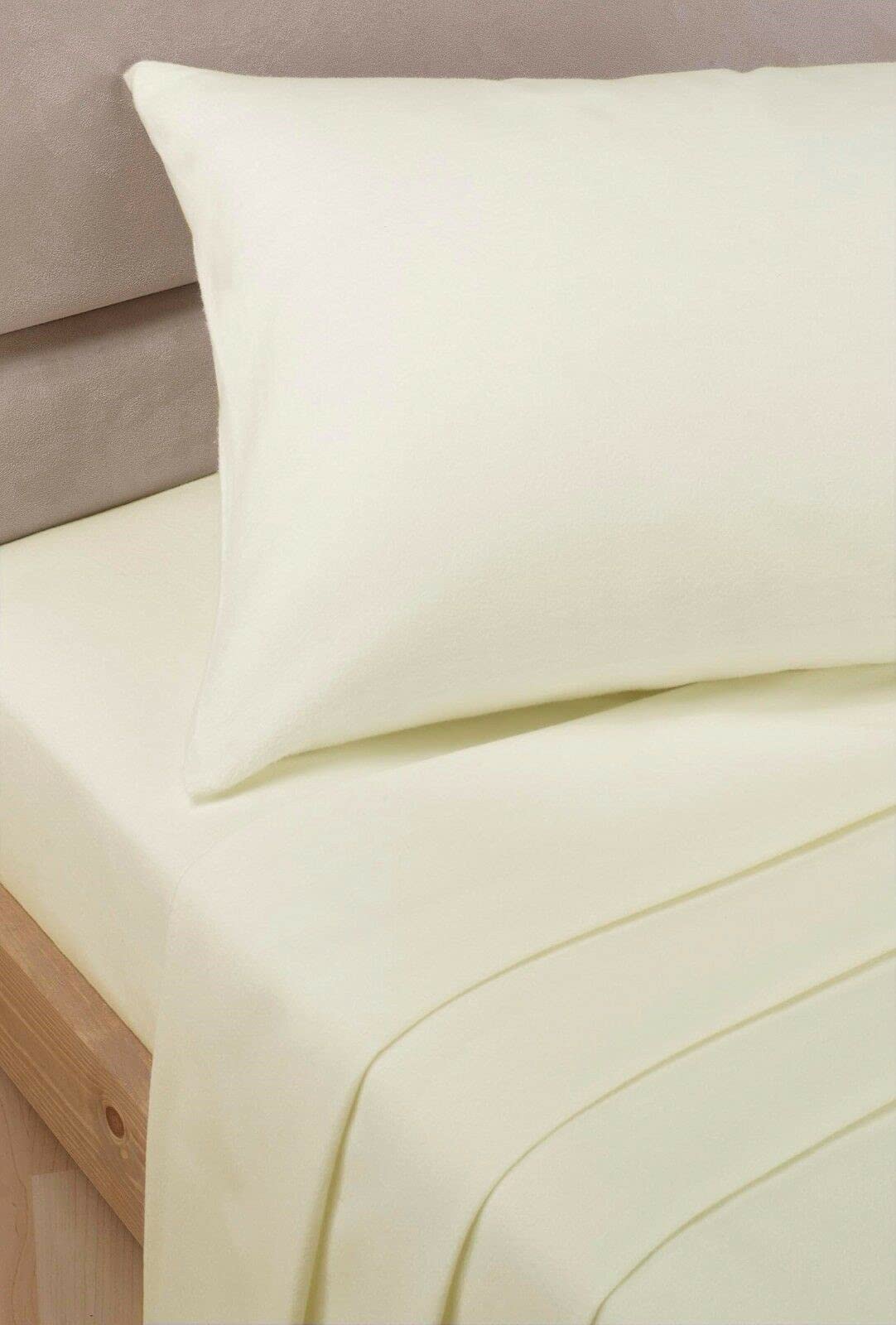 Cream Single Polycotton Fitted Sheets 90 x 190 cm - 2 Pack — image 1