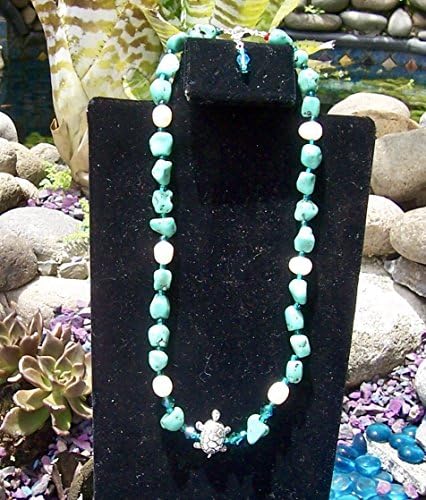 Green and White single strand short length Necklace