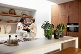 elho Jazz Round 23cm Flower Pot Indoor Plant Pot 100% Recycled Plastic Black view 8
