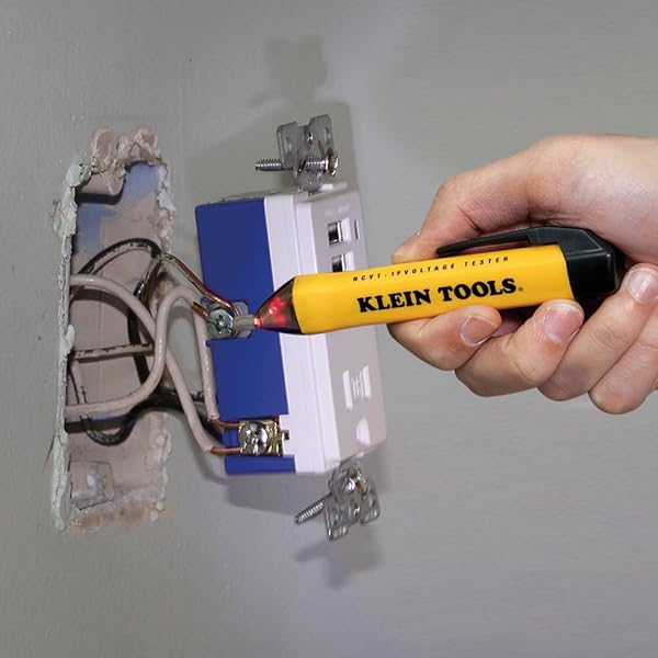 KLEIN TOOLS 69149P ELECTRICAL TEST KIT WITH DIGITAL MULTIMETER, NON-CONTACT VOLTAGE TESTER AND ELECTRICAL OUTLET TESTER, LEADS AND BATTERIES
