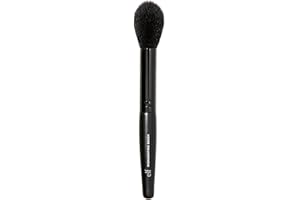 e.l.f. Highlighter Brush, Soft, Tapered Makeup Brush To Highlight & Strobe, Gives Skin An Illuminating Glow, Vegan & Cruelty-