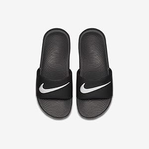 kids nike flip flops