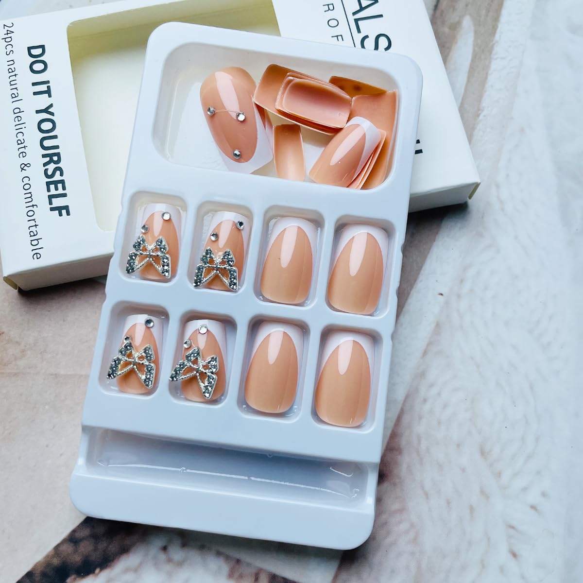 24pcs Short Press-on Nails: Square French Tip with Charms, Butterfly Designs, White Tips, Full Cover Glue-on Nails for Women's Finger Manicure - Image 4