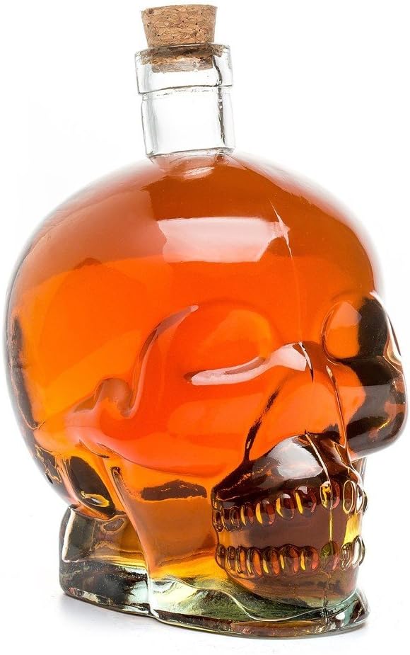 Виски с черепом. Виски череп. Штоф для крепких напитков череп 800мл. Виски черепушка. Рюмки в виде черепа.