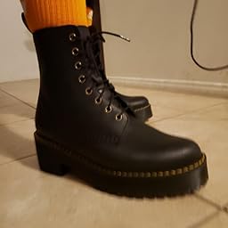 dr martens shriver hi wyoming heeled ankle boots in black