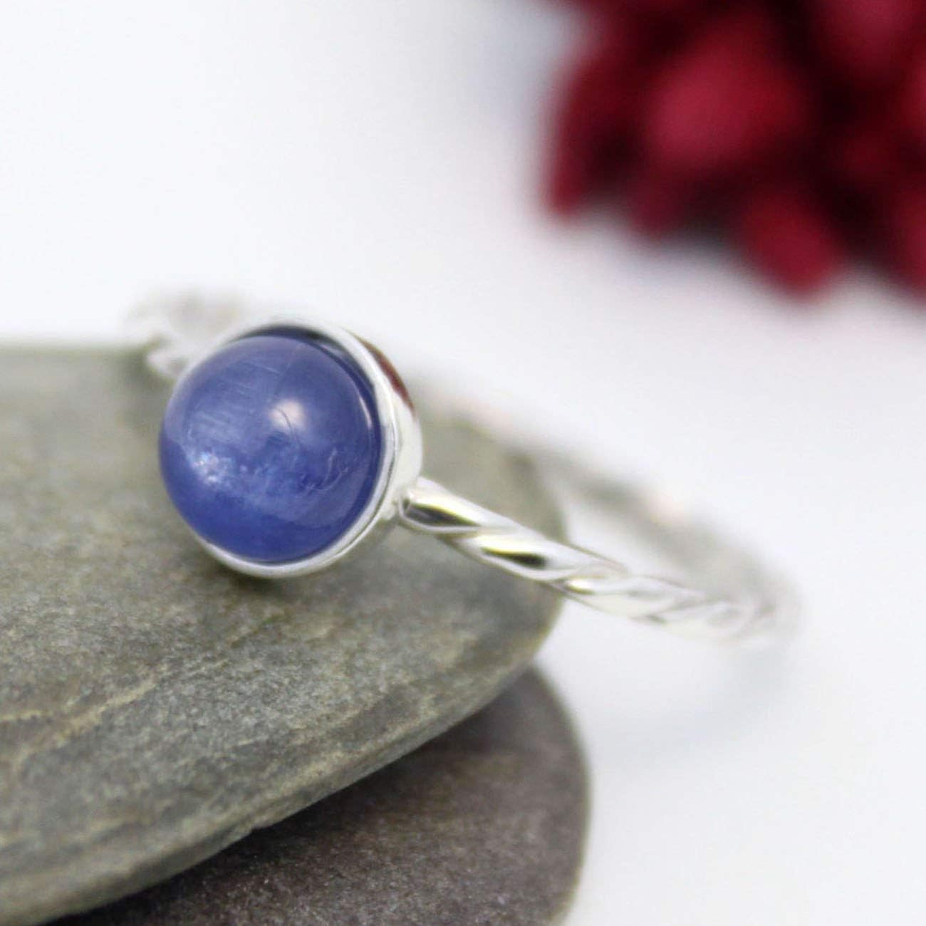 6mm Kyanite Cabochon Twist Ring, Statement ring, Dainty Blue Gemstone Ring, Cute Ring, Simple Ring, Solitaire Rings