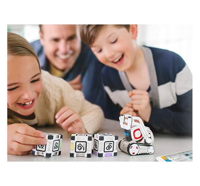 aanki anki cozmo robot with 3 cubes