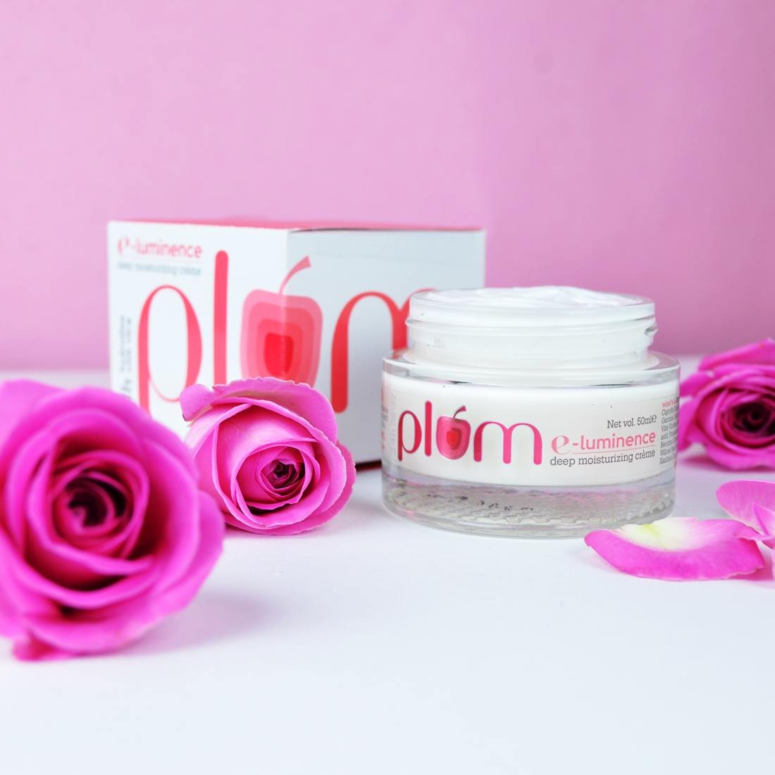 plum e moisturizing cream