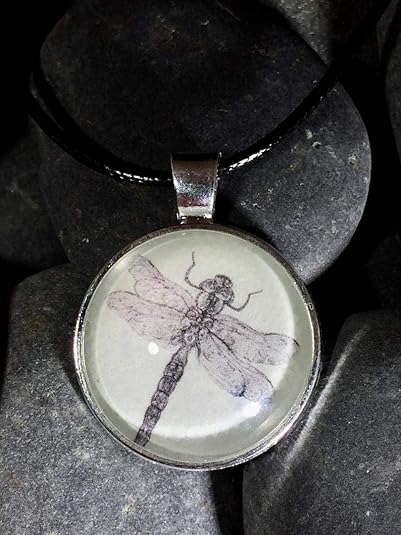 Amazon ヒントのカラードラゴンフライ ブラックコードネックレス ドームガラスジュエリー 純粋な手作り ネックレス 通販