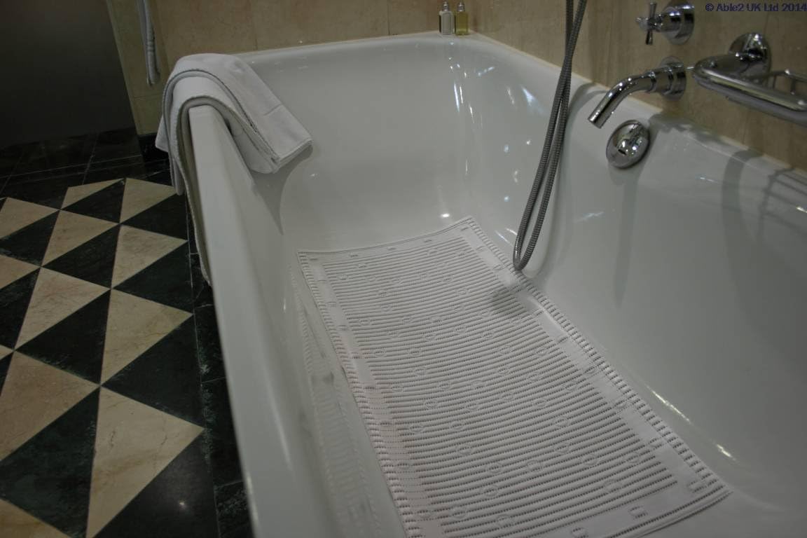 StayPut Anti-Microbial Anti-Slip Bath Mat (43 x 90cm) - White - Image 3