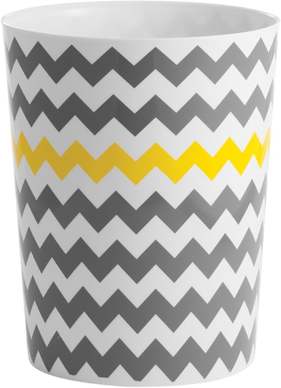 InterDesign Chevron - Papelera para Baño, Diseño en Zigzag, Blanco/Gris