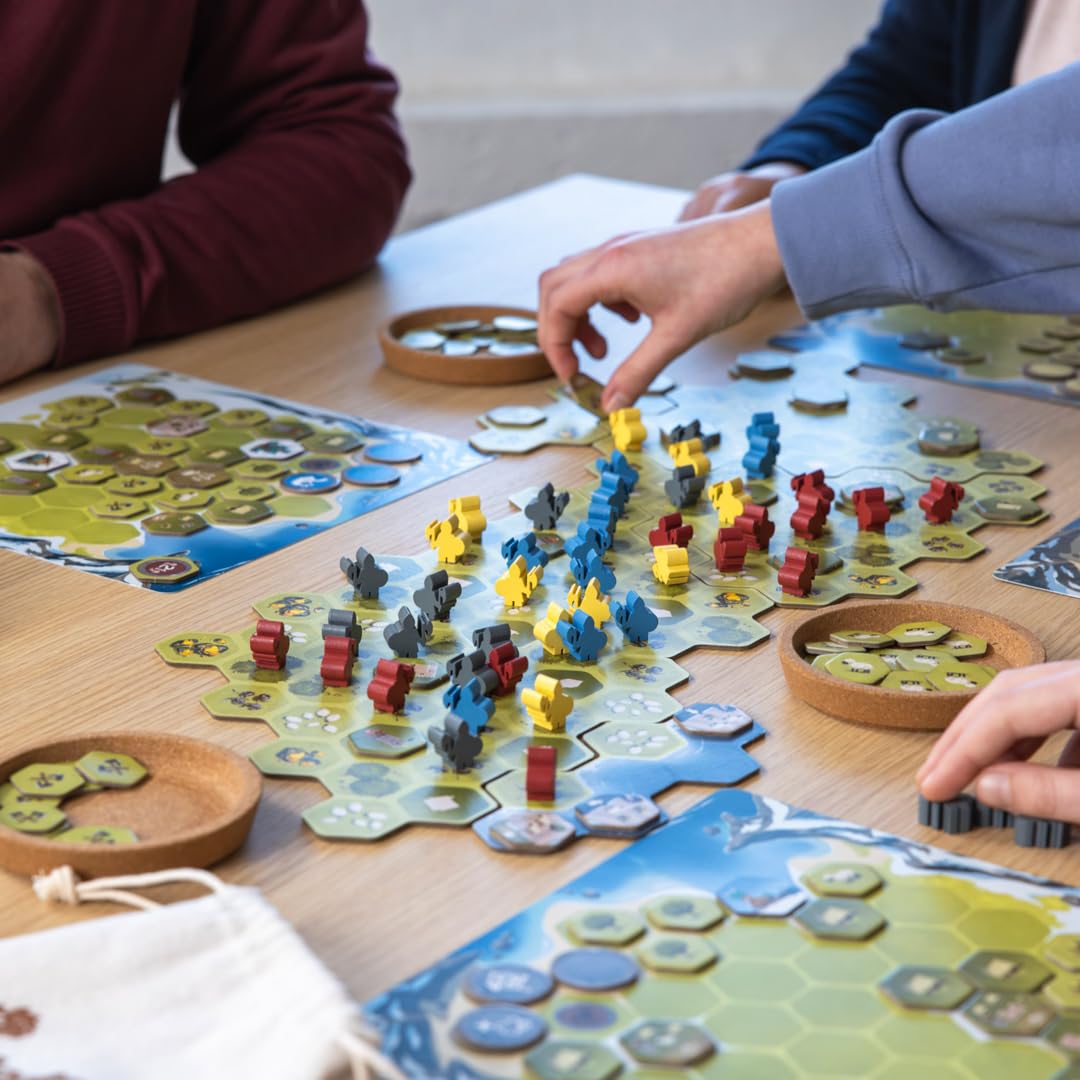 Looot - Pillage and Raid to Become Leader of The Vikings | Kenner Spiel Nominated for 2025 | Casual Strategy Board Game for Kids, Teens, & Adults | Ages 10+ | 2 to 4 Players | 45 Minutes