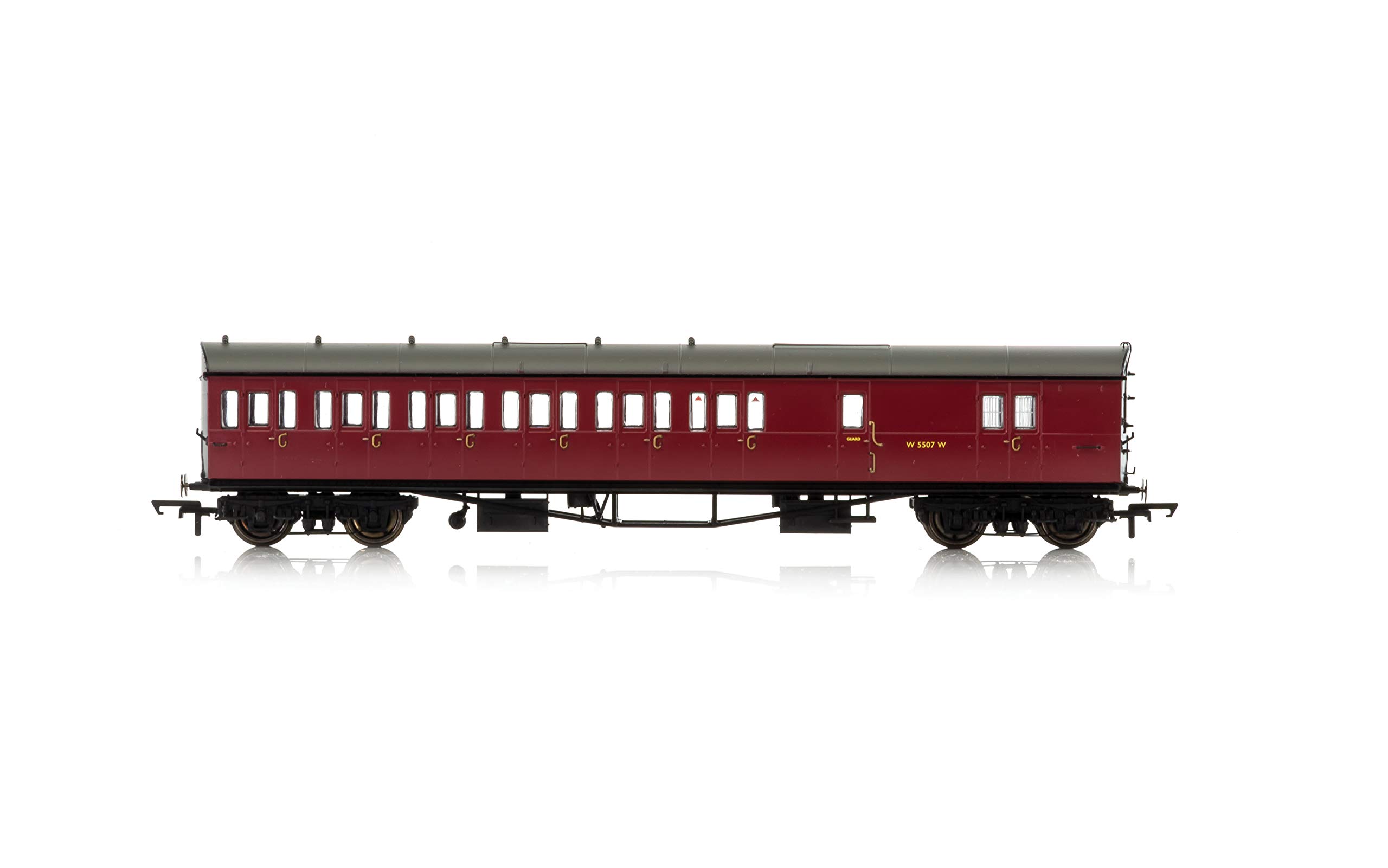 Hornby R4880 BR Collett W5507W-Era 4 150 cm Front End Six Compartment Bus