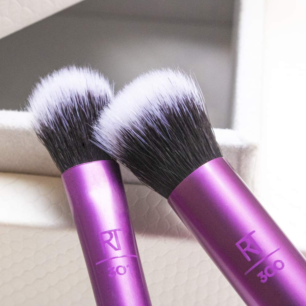 Real Techniques Eyeshadow Makeup Brush Set, Easily Shade and Blend, 2 Count, Packaging and Handle Color May Vary: Beauty
