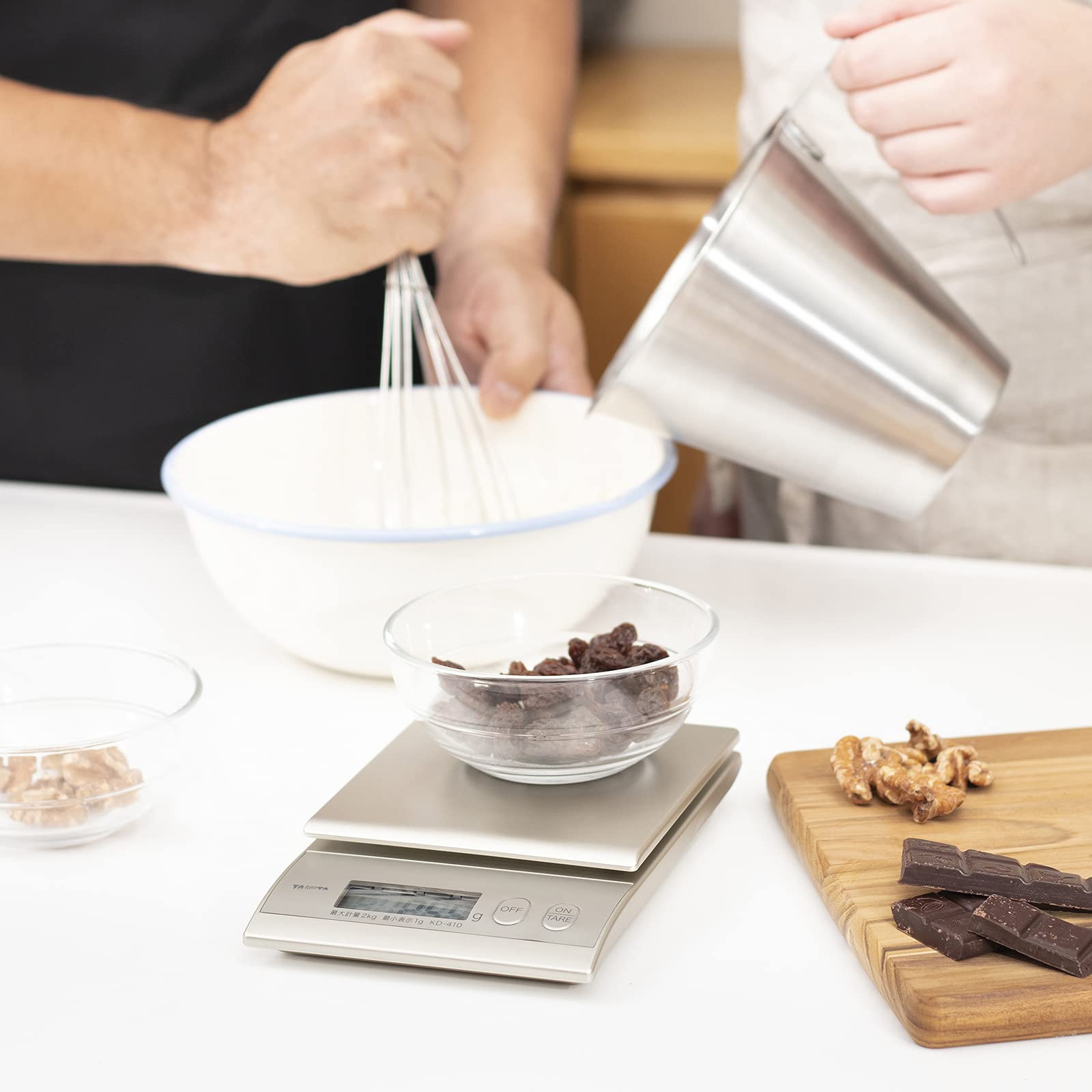 Tanita KD-410-GD Cooking Scale, Kitchen Scale, Digital Cooking, 4.4 lbs (2 kg), 0.4 oz (1 g) Unit, Gold