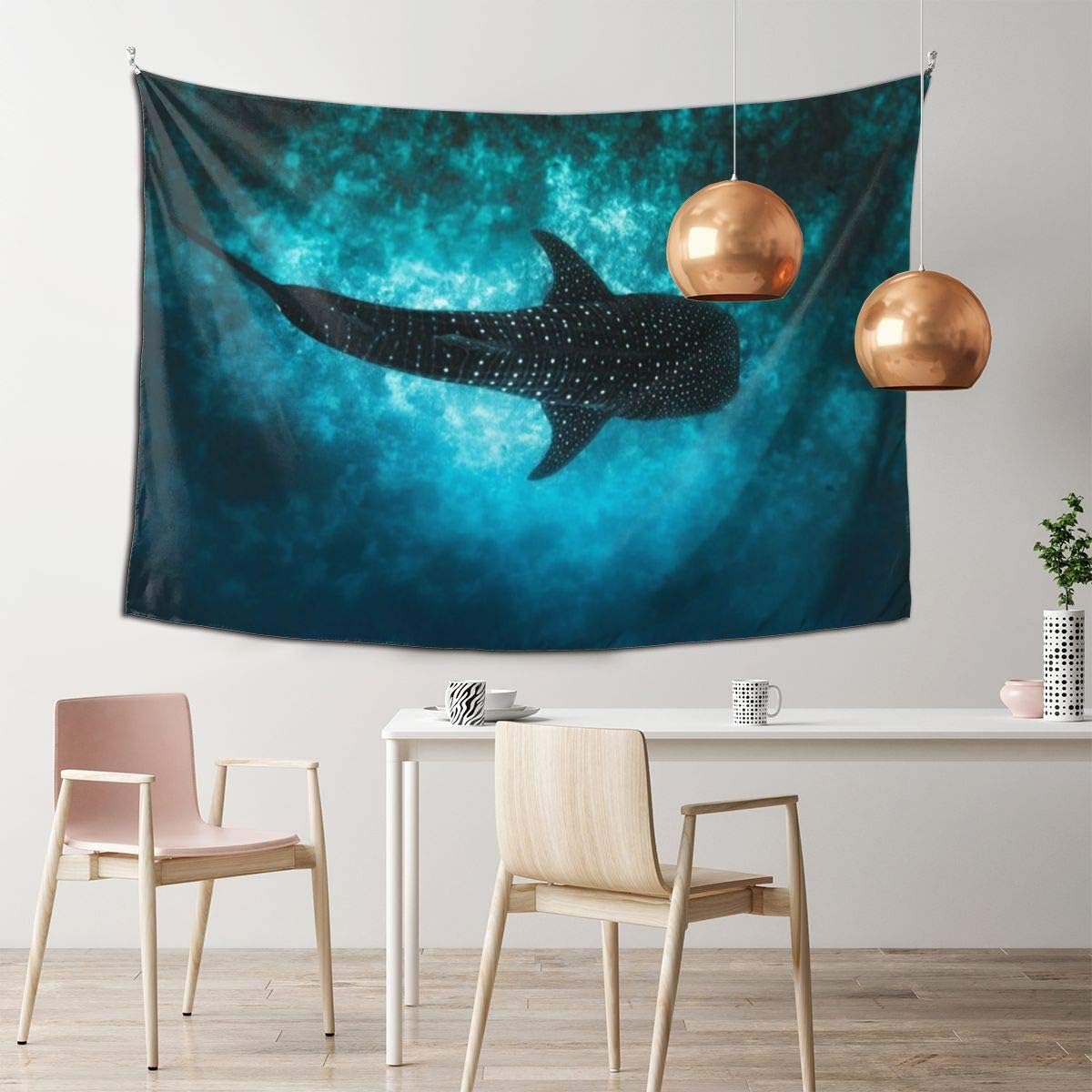 Amazon Co Jp ジンベイザメ タペストリー 壁掛け ポスター 背景布 壁飾り 家 リビングルーム ベッドルーム 部屋 おしゃれ 100 150cm ホーム キッチン