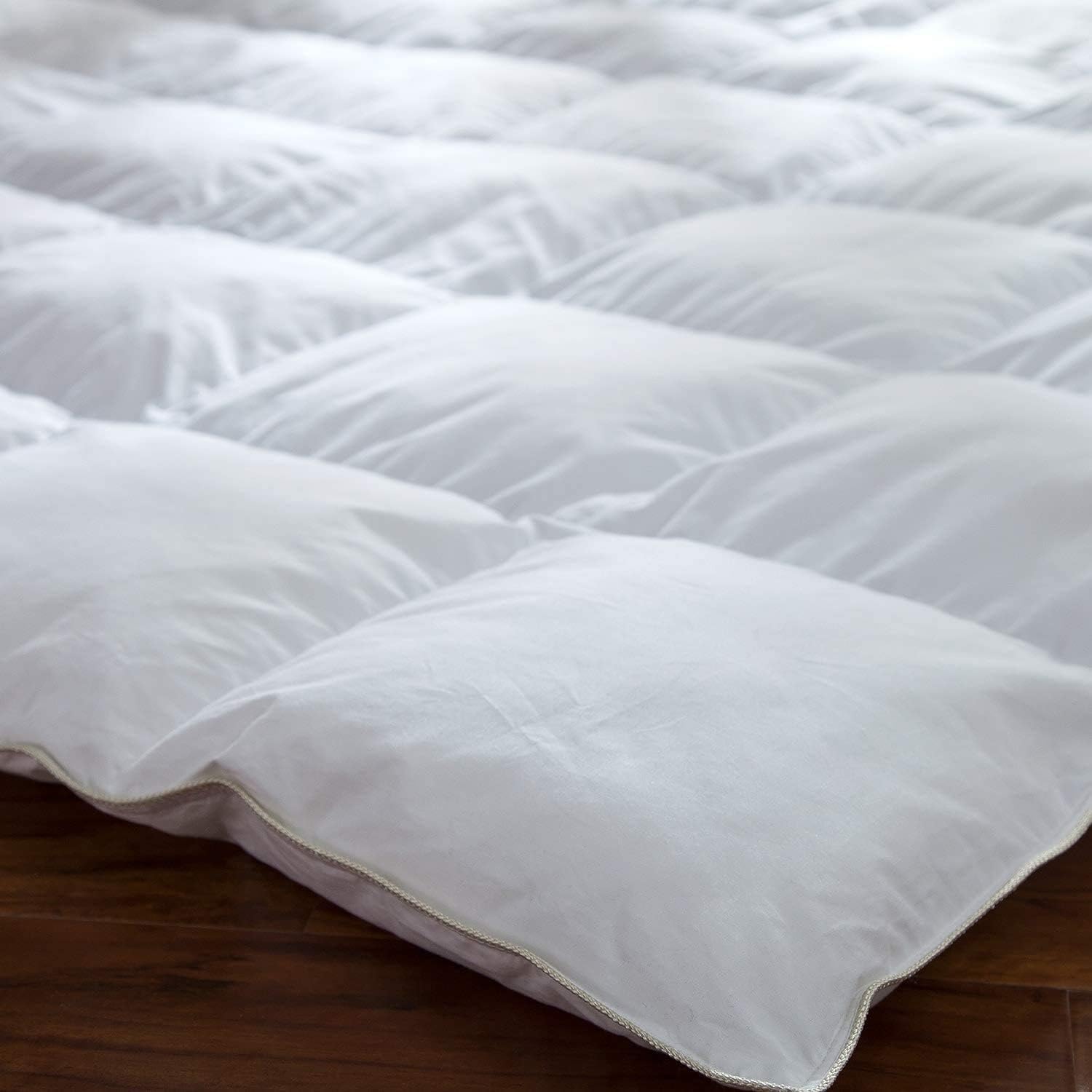 Egyptian Bedding 600-Thread-Count Egyptian Cotton Siberian Goose Down Comforter, 750 Fill Power, Baffle Box Design - Solid White (Queen Size): Home & Kitchen