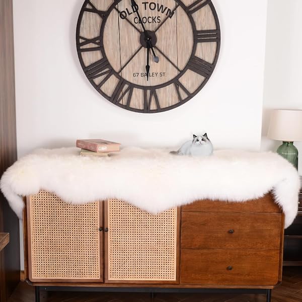 IRIWOOL PREMIUM GENUINE FUR SHEEPSKIN RUG REAL AUSTRALIA SHEEPSKIN NATURAL LUXURY FLUFFY LAMBSKIN FUR AREA RUG SEAT COVERS FOR KIDS BEDROOM SOFA CHAIR COVER (CREAMY WHITE, DOUBLE PELT/2FT X 6FT)