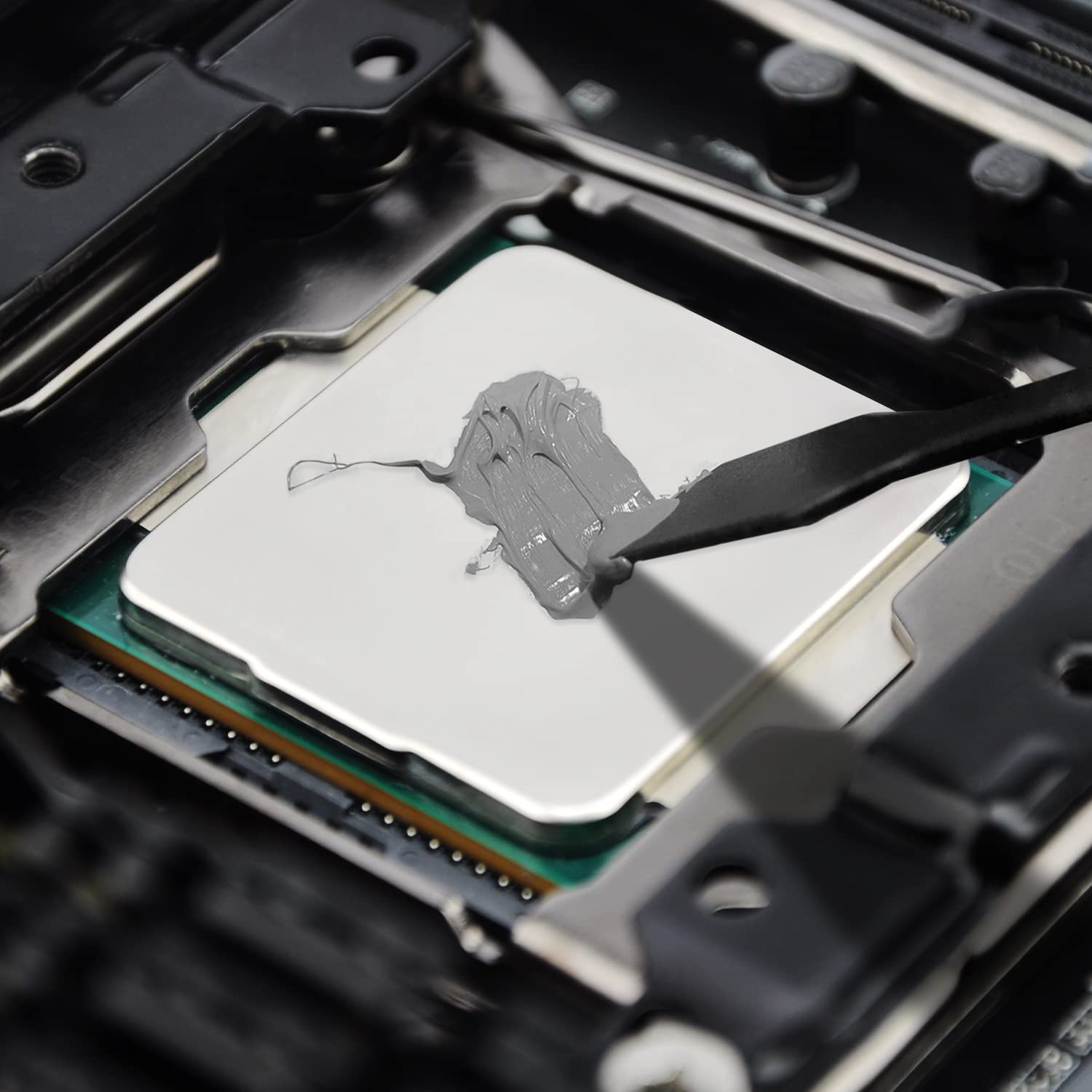 Thermal Grizzly Kryonaut The High Performance Thermal Paste Cooling All Processors, Graphics Cards and Heat Sinks in Computers and Consoles Combo Extra Spatula (Kryonaut 11.1g Combo)