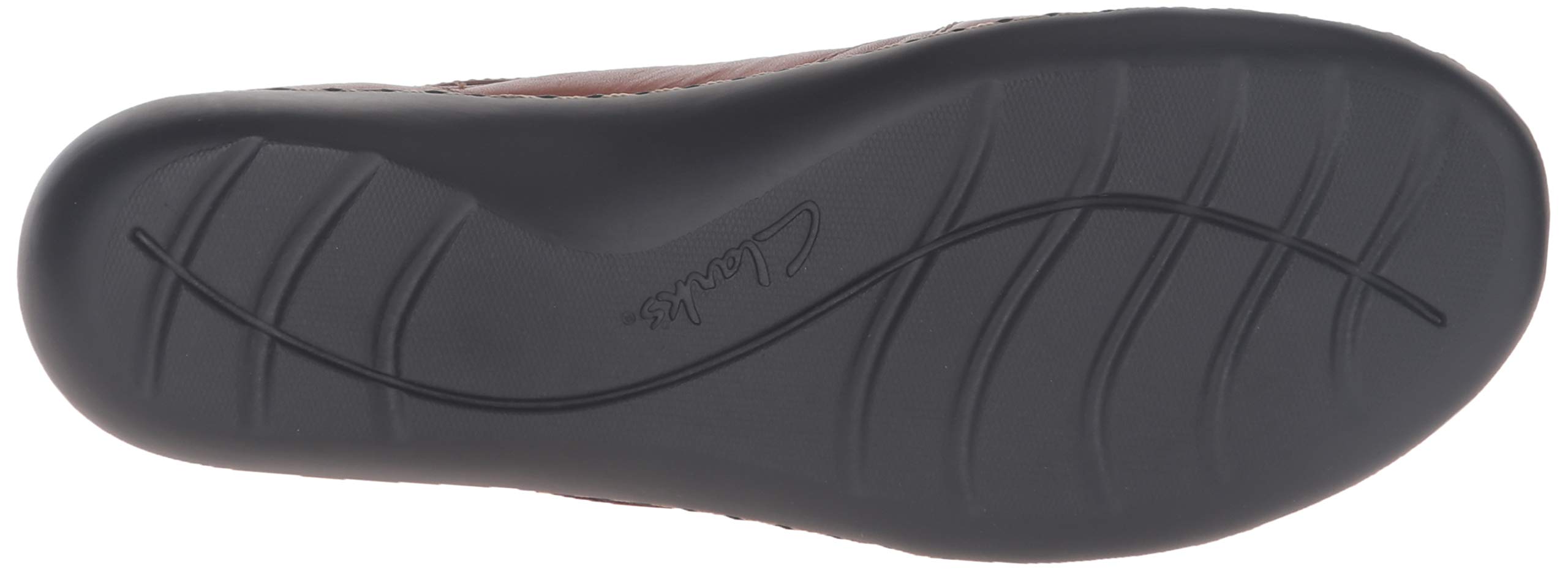 Clarks Women's Ashland Spin Q Slip-On Loafer - Image 4