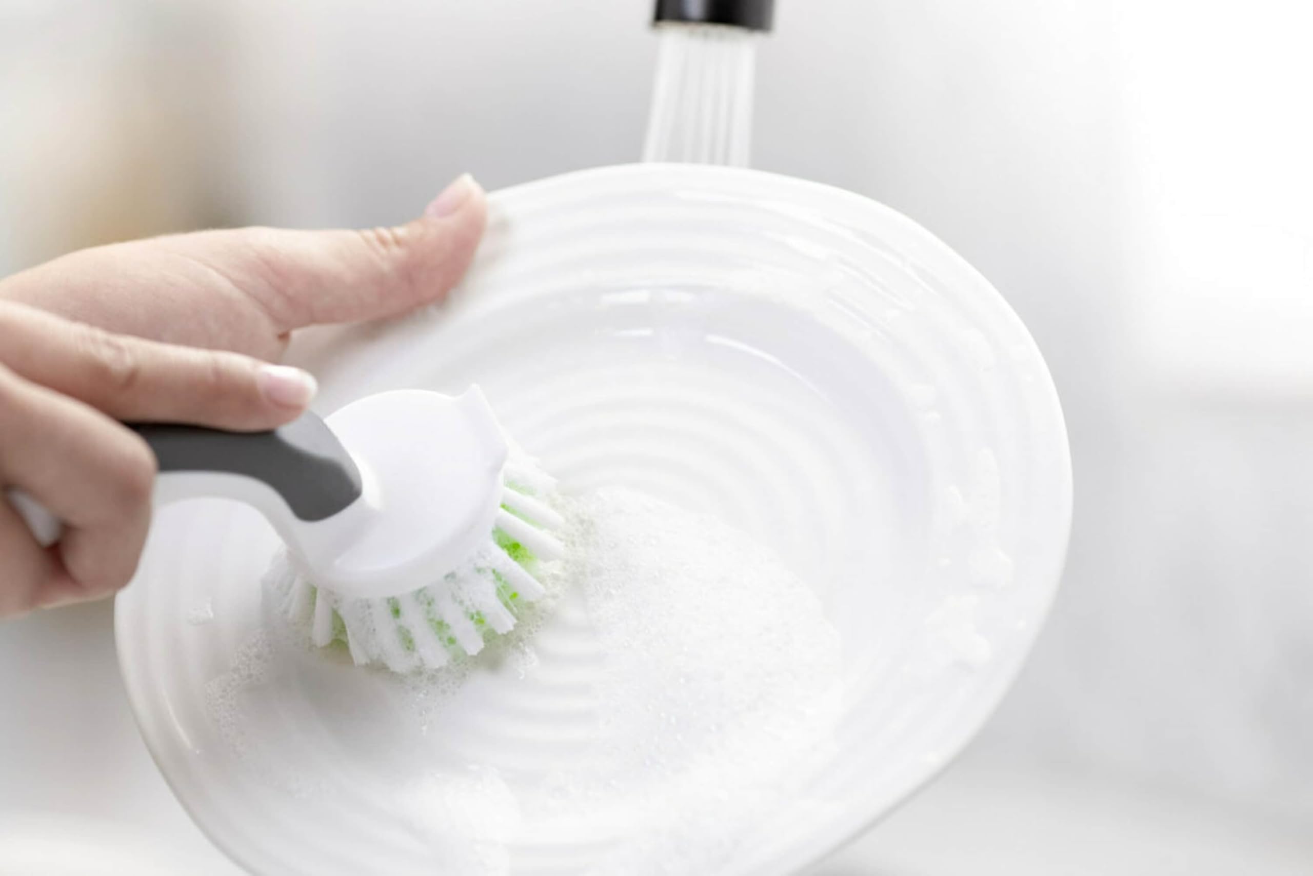 Scotch-Brite Handy Brush, Small and Durable Dish Brush with Handle for Scrubbing Hard-to-Reach Cookware, Tubs, Sinks, Car Tires, and More without Scratching, Antimicrobial, and Rinses Clean
