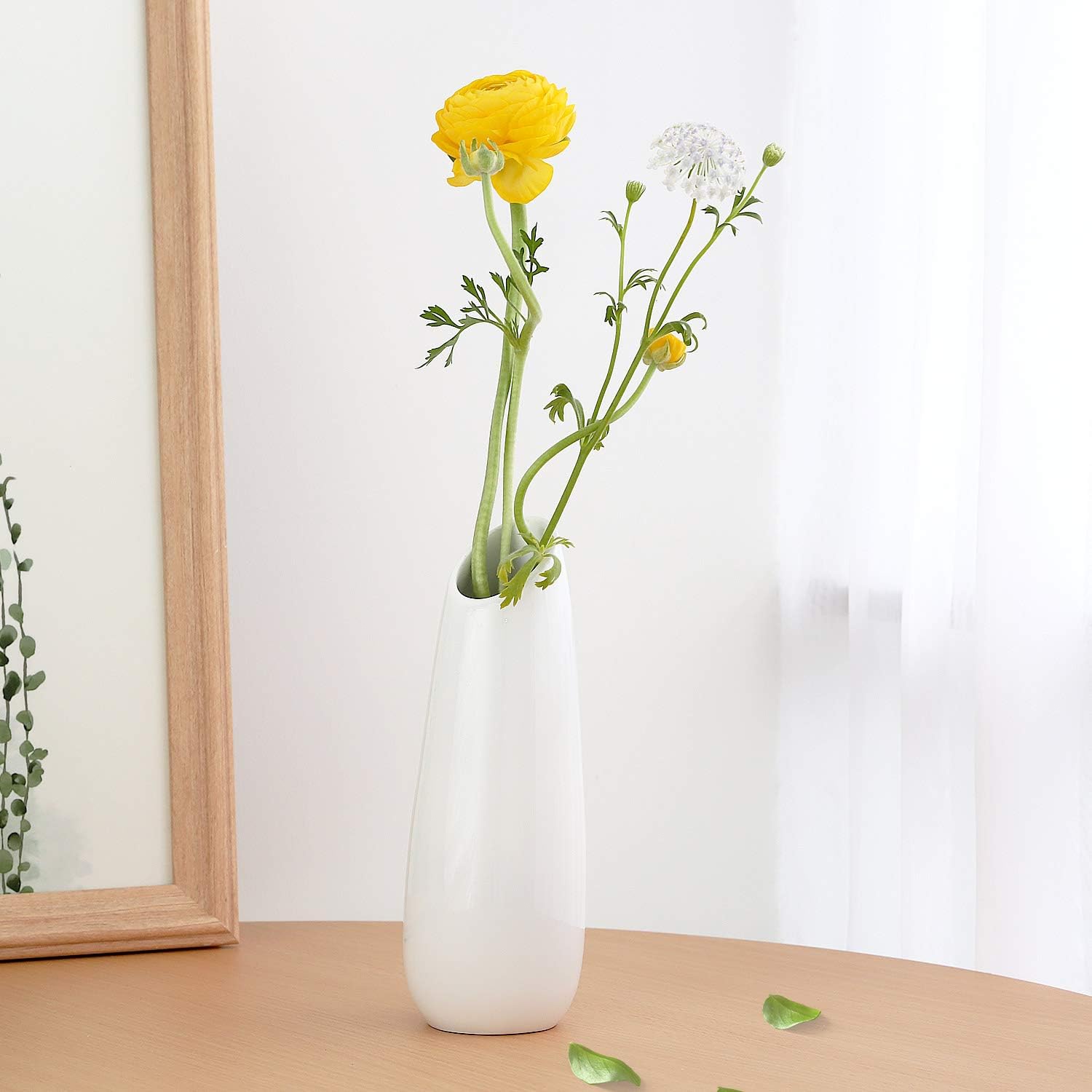 Luxspire White Resin Vase, Elegant Decorative Home Décor Tall Flower