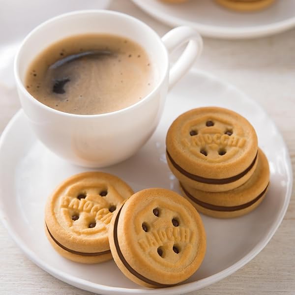 MULINO BIANCO BAIOCCHI 9.17OZ (260G) – ITALY’S #1 COOKIE MADE WITH NATURAL INGREDIENTS – AUTHENTIC ITALIAN BISCUITS FILLED WITH CHOCOLATE HAZELNUT CREAM – PERFECT WITH COFFEE OR TEA