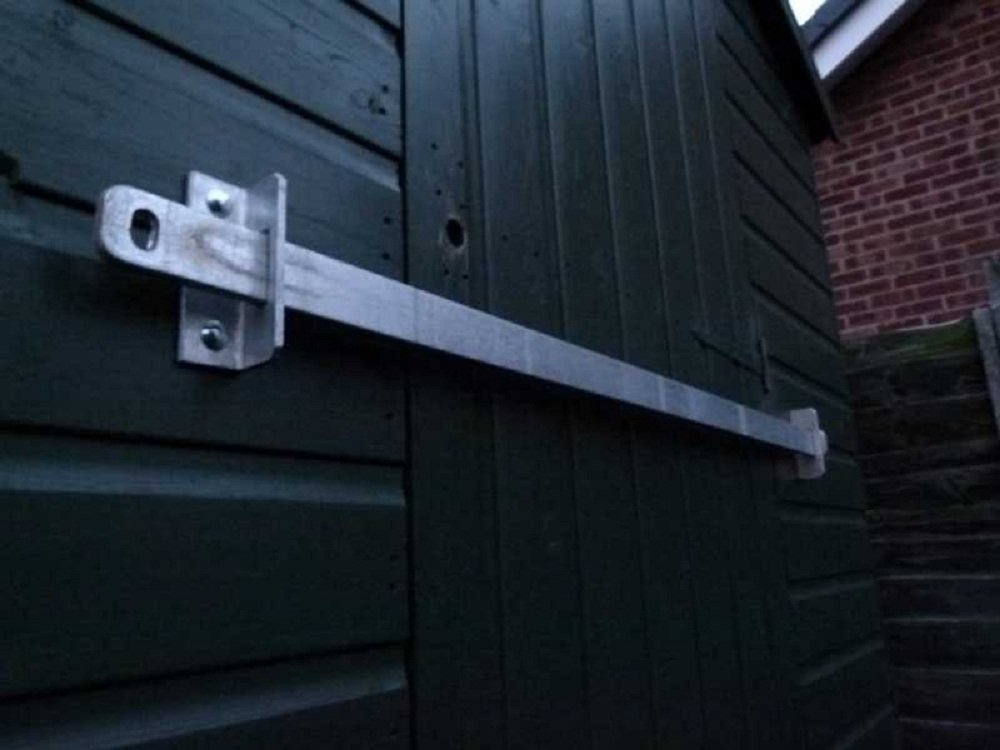 GARDEN SHED SECURITY BAR 1000MM GALVANISED FULL KIT