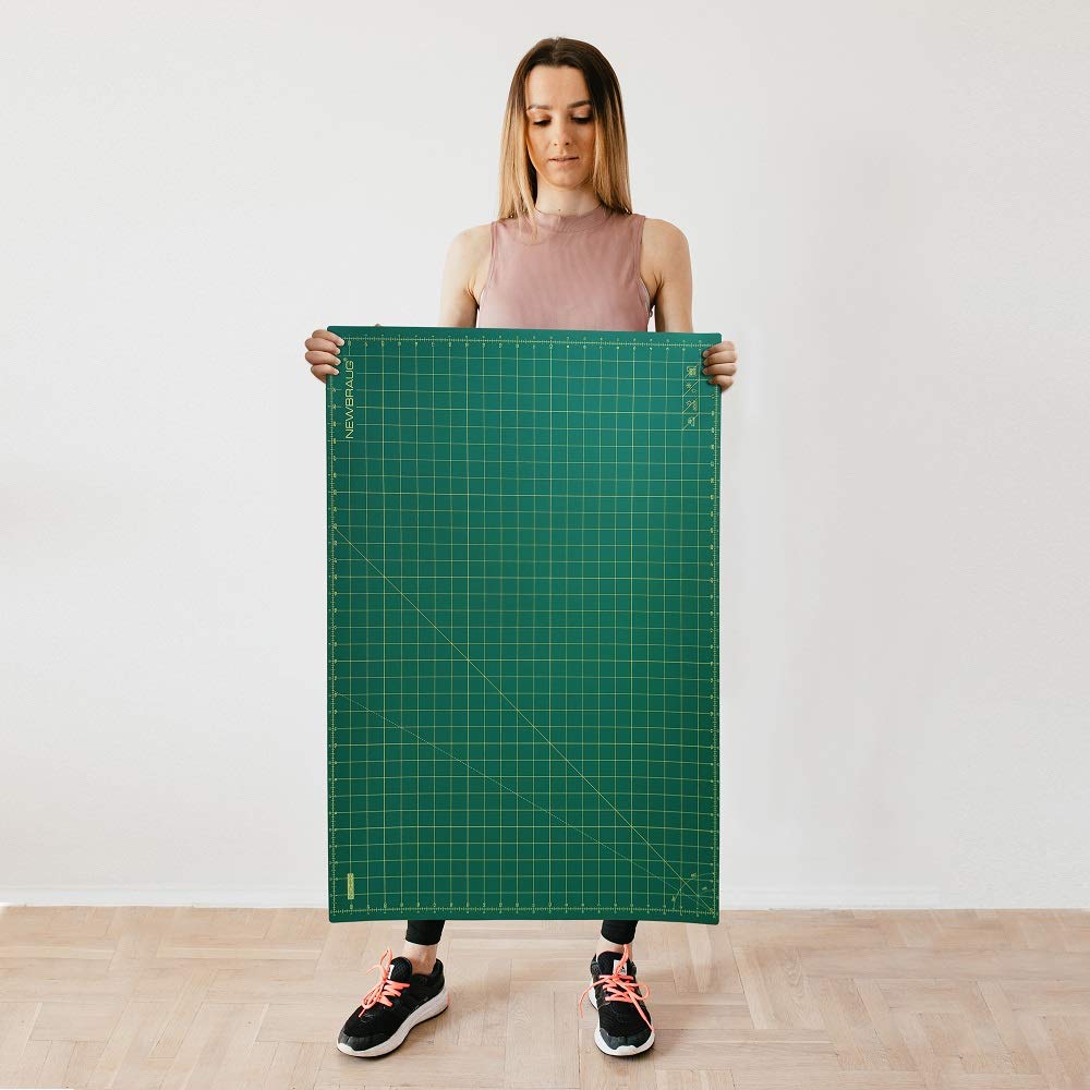 NEWBRAUG 24'' × 36'' Large Self Healing Gridded Rotary Cutting Mat, Big Double Sided 5-Ply Cutting board for Sewing, Quilting, Craft, Fabric & Scrapbooking(Green/Black)…