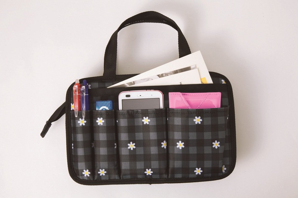 Lesportsac 日本上陸 Happy 25th Anniversary 13 Spring Summer Style1 ハロー デイジー 宝島社ブランドムック 本 通販 Amazon