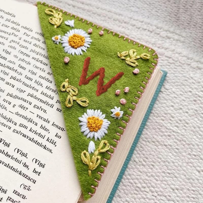Litthing Hand Embroidered Corner Bookmark, 26 Letters Personalised Seasons Felt Triangle Bookmarks Gifts for Book Lovers Men Women