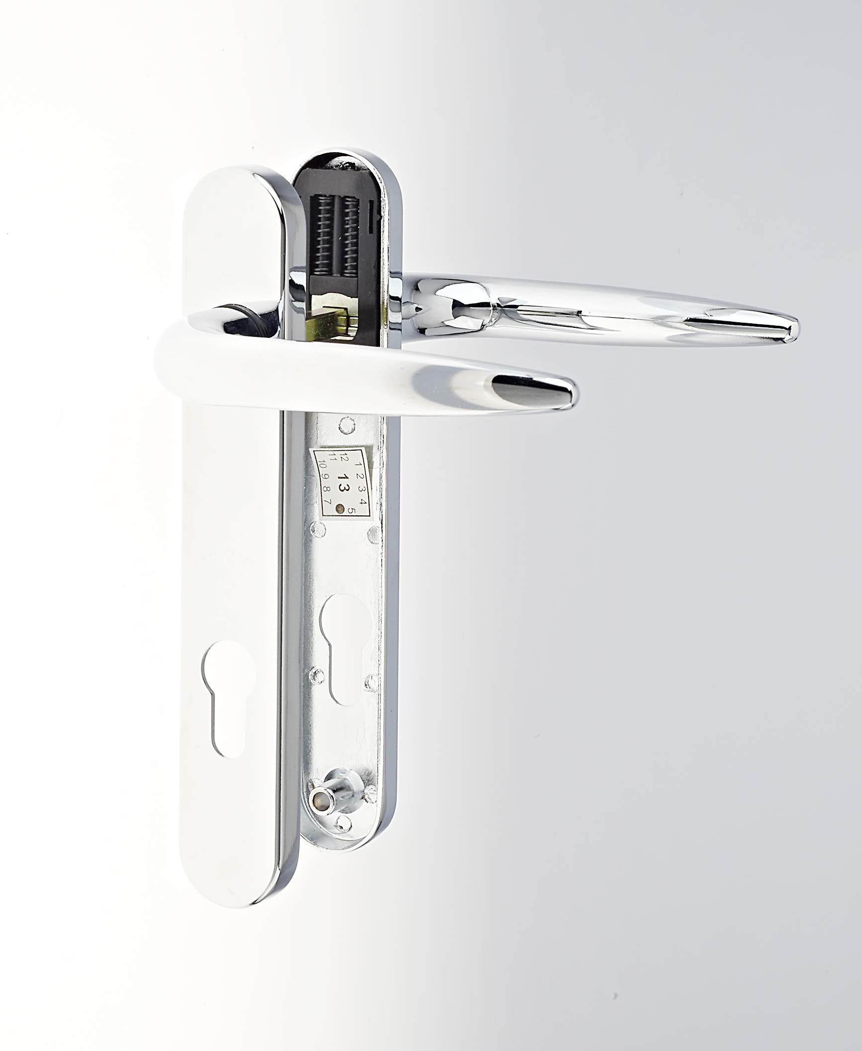 Yale Essentials Short Backplate Door Handle - Chrome