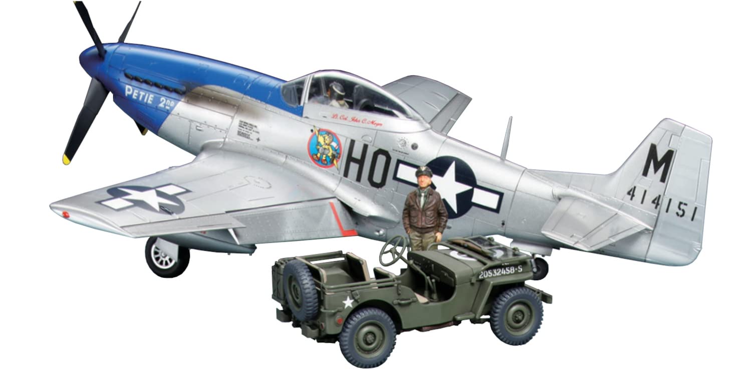 TAMIYA 25205 1:48 US P-51D Mustang & 4x4 Lt.Fahzg. Model Kit, Plastic Kit, Assembly Kit, Detailed Replica