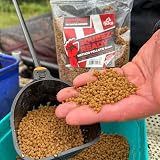 Fjuka Squeez-Ready Method Pellet 2mm 500g Ready-Prepped Carp Feeder view 4
