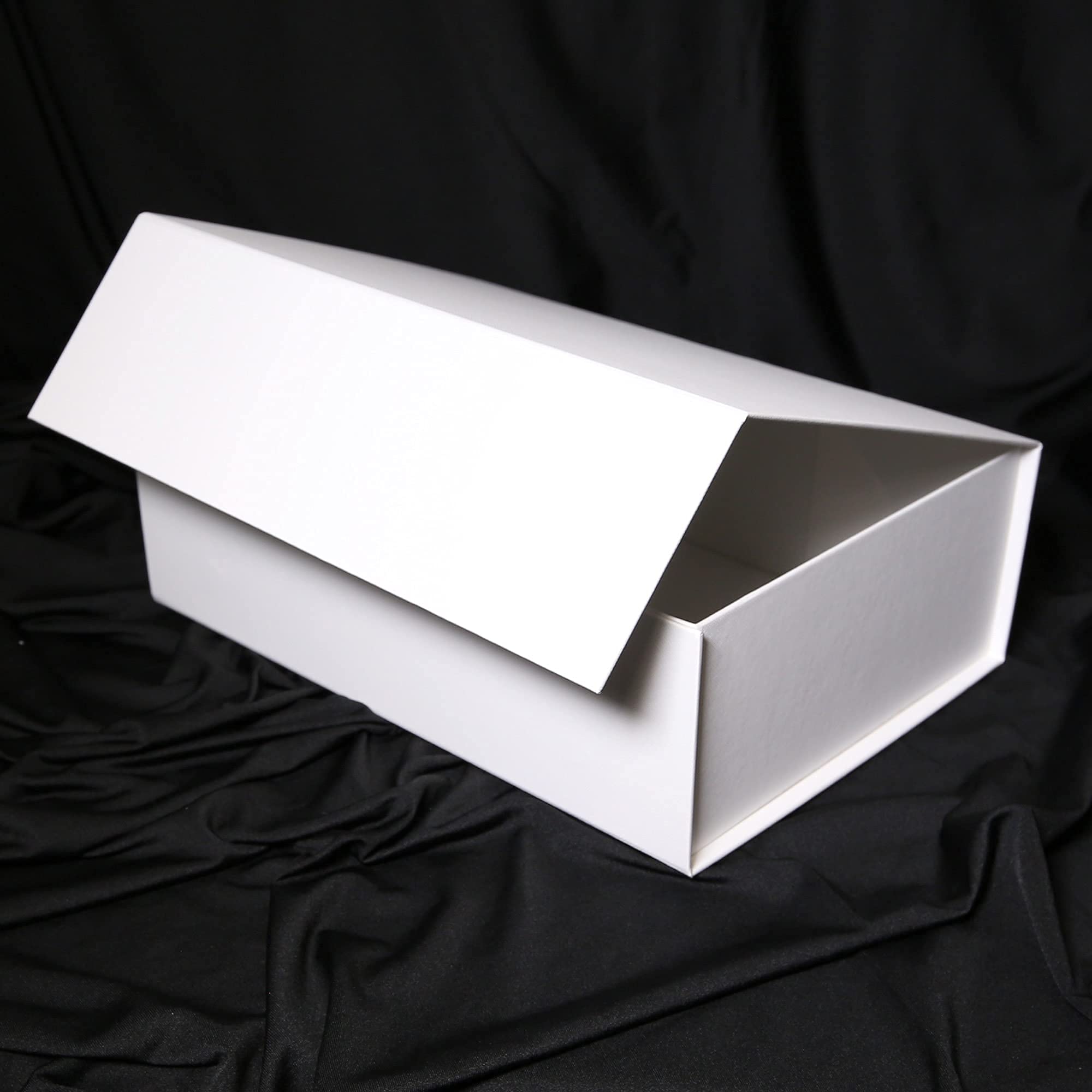 Luxury Gift Box for Presents, White x5 Magnetic Gift Boxes - Size 28x20x9cm, Folding Gift Box for Birthday Wedding Anniversary Valentines etc (White - 5 Boxes)